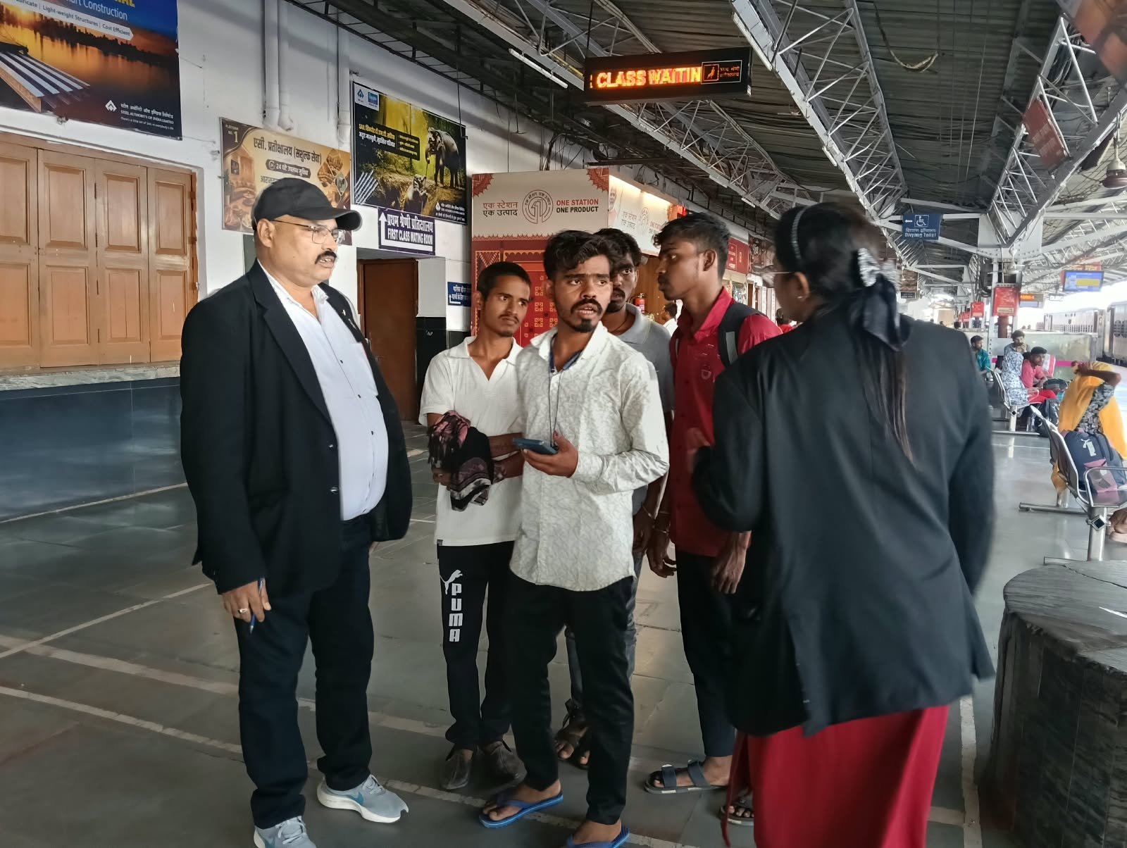 *दक्षिण पूर्व मध्य रेलवे, रायपुर मंडल में दुर्ग स्टेशन पर किलाबंदी टिकट चेकिंग  के दौरान  कुल 246 मामलों से 1,59,870 रुपए राजस्व प्राप्त हुआ