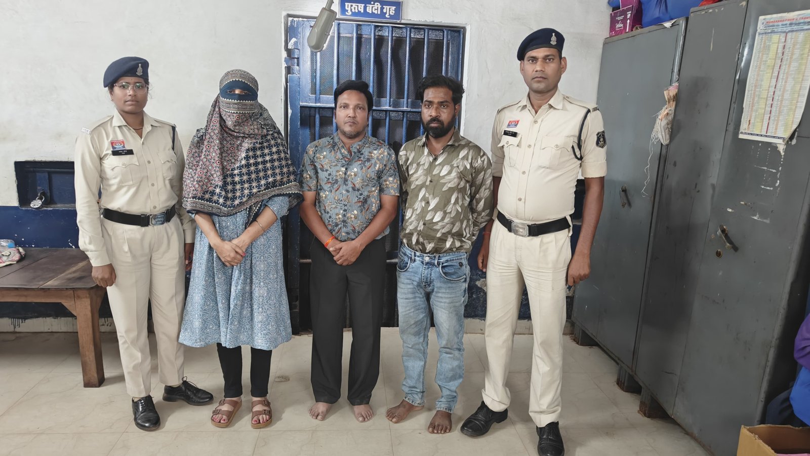 *दुर्ग में नकली सोना गिरवी रखकर 8.25 लाख की ठगी, महिला समेत 3 गिरफ्तार