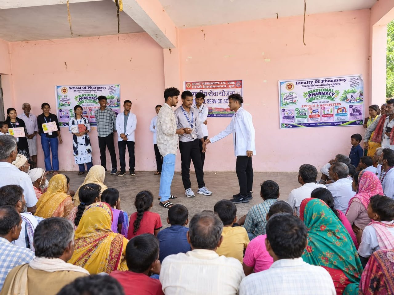 भारती विश्वविद्यालय: एन एस एस स्वयंसेवको ने किया ग्रामीणों को जागरूक
