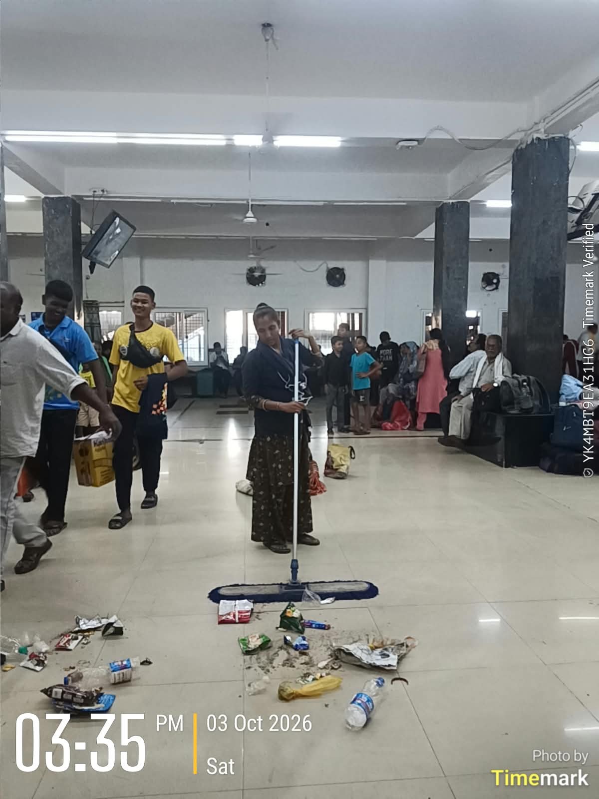 रायपुर रेल मंडल में प्रमुख स्टेशनों पर तीन दिवसीय डीप क्लीनिंग अभियान प्रारंभ