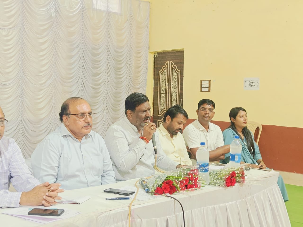 ​विद्युत उपभोक्ता शिकायत निवारण फोरम द्वारा गुंडरदेही में उपभोक्ता जागरूकता बैठक आयोजित