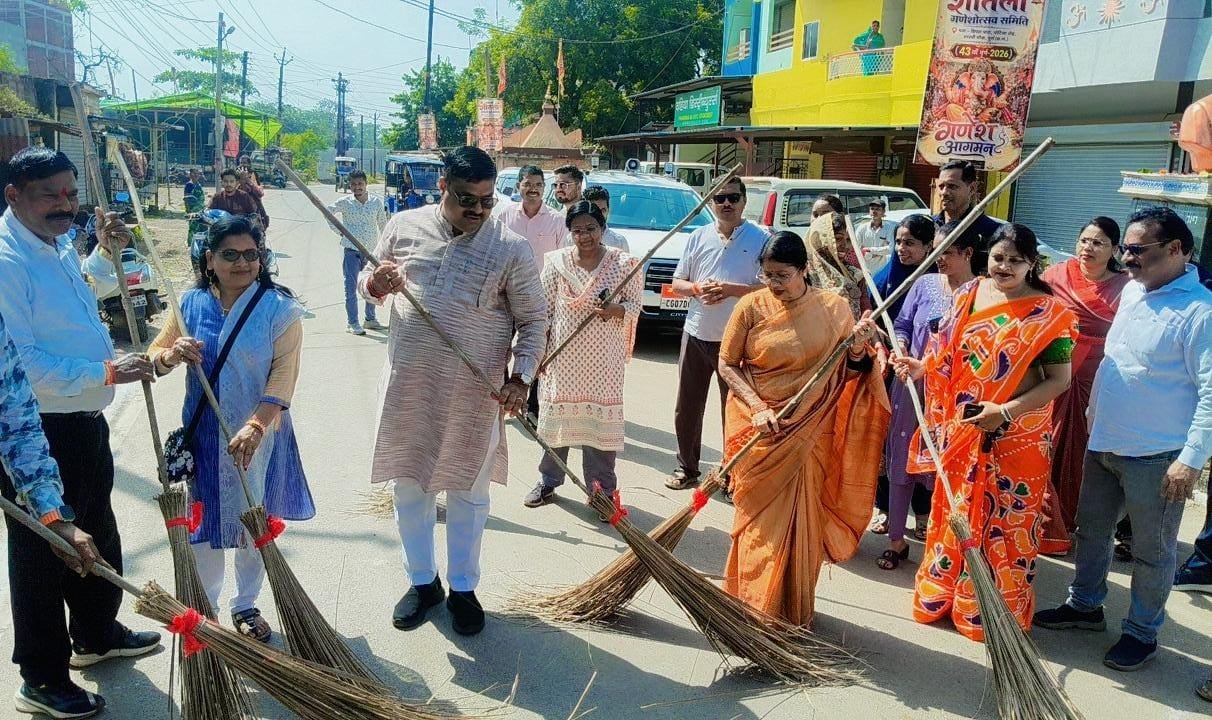 *गांधी जयंती पर सेवा संकल्प अभियान के तहत चला विशेष स्वच्छता अभियान