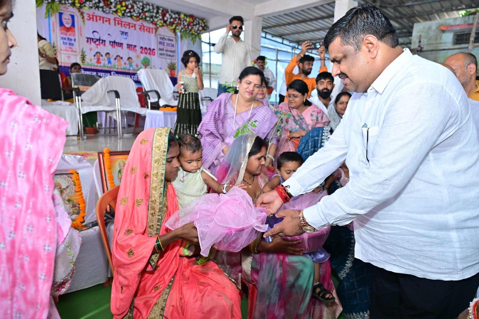 मंत्री गजेन्द्र यादव ने कहा की सेवा संकल्प अभियान के तहत आज पाटन विकासखंड के सेलुद में आयोजित आँगन मिलन सेवा कार्यक्रम में शामिल हुआ
