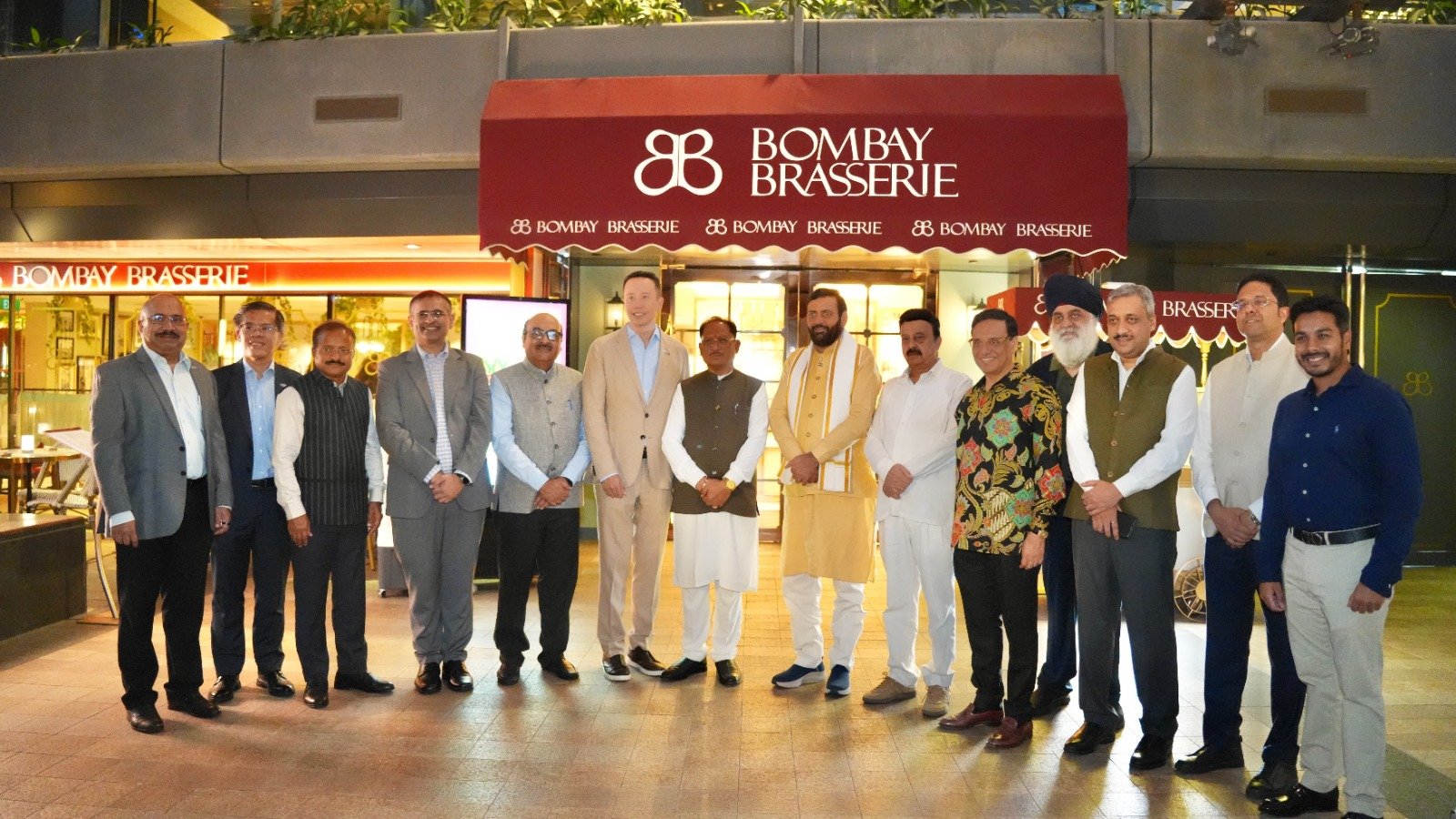 *मुख्यमंत्री श्री विष्णु देव साय की गार्डन्स बाय द बे के साथ महत्वपूर्ण चर्चा, सिंगापुर बिजनेस फेडरेशन के लीडरशिप डिनर में हुए शामिल
